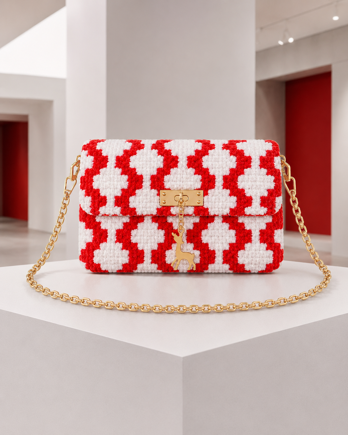 Bold Chic crochet bag